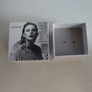 ON HOLD Reputation Ring Box